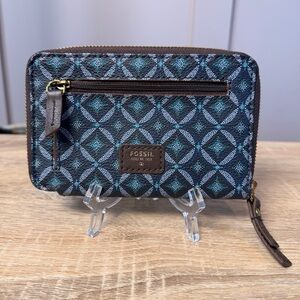 Fossil Sydney Signature Fan Blue Diamond Zip Around Leather Wristlet Wallet